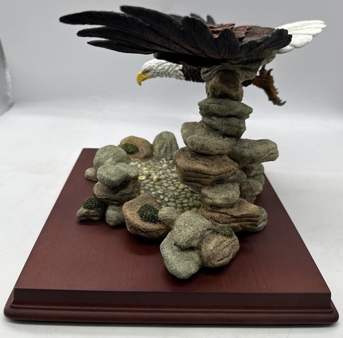 Flying eagle sculpture - eagle,